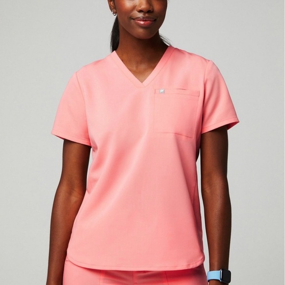 Fabletics Coral Scrub Set - Picture 3 of 5